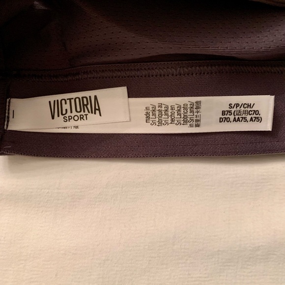 Victoria Secret “Sport”Bra, never worn,size S 
Authentic! With pads. - Picture 6 of 6